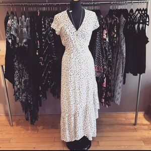 🇨🇦 Boho Wrap Maxi Dresd In Navy Floral Design 🇨🇦 Canadian Brand